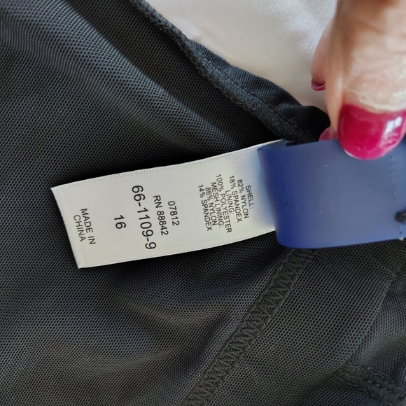 Swimsuits For All Black One Shoulder Gold Speckled One Piece Bathing Suit 16 - Picture 7 of 11